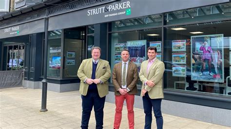 Strutt and parker stragglethorpe.  Strutt & Parker rural teams offer a unique mix of f...