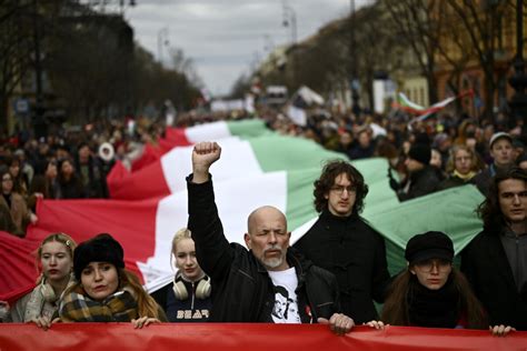 Students call for education reform in Hungary protest march