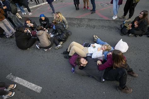 Students launch 24-hour traffic blockade in Serbia’s capital ahead of weekend election protest