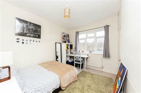 Studio Flats and Houses to Rent in Chiswick, London