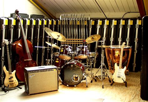 Studio instrument rentals. Let Sweetwater simplify renting an instrument for you. Our team of experienced musicians will guide you in choosing the ideal instrument and accessories. Call us at (888) 890-3365 or email us at online_rentals@sweetwater.com. 