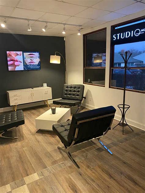 Studiomd - 1 StudioMD - Midtown - New York Reviews. Start your review. All Doctors and Staff. Sort by Featured. gilfperez August 12, 2018. Amazing Place!!!! This center is incredibly amazing. The staff is super friendly and very professional. I went for an inner thigh liposuction procedure. Several months later, I am very happy with the end results.