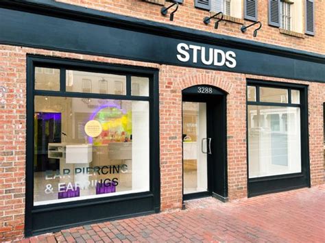 Studs georgetown. Sep 6, 2023 · Studs is the newest and hottest ear piercing studio in Georgetown. They offer a huge selection of jewelry, with high-quality offerings, including 14 and 18 K gold. Appointments can be made online... 