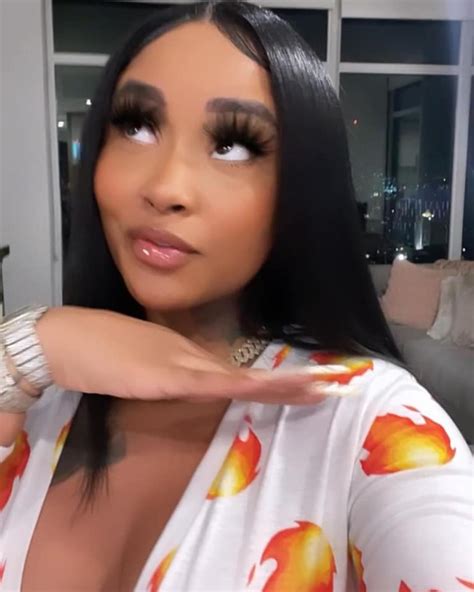 Stunna girl age. Stunna Girl Age: 28: Stunna Girl Notable Works “Runway” (2019), “Lil Boy Cash” (2020), “Stunna This Stunna That” (2021) Stunna Girl Net Worth: $1 million: Stunna Girl Controversy: Music lyrics and content: Stunna Girl Nationality: American: Stunna Girl Career: Rapper and songwriter: Stunna Girl Occupation: Hip-hop artist and performer 
