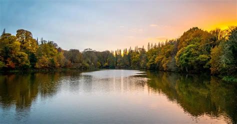 Stunning lakeside walk with celebrity chef pub and deli at the end