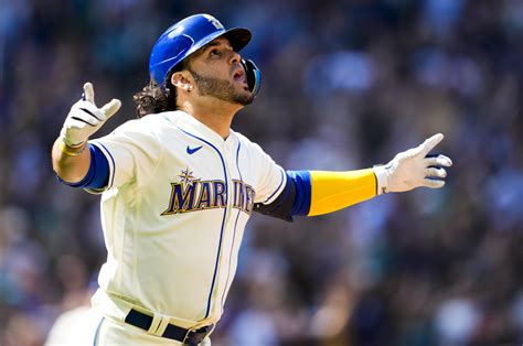 Suárez’s 3-run homer lifts Mariners over Pirates 6-3 in 10 innings
