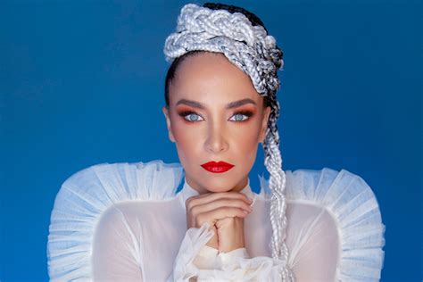 Su Soley & İskender Paydaş Müebbet Hayalet — Видео. 