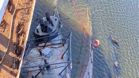 Submerged tugboat leaks oil, diesel fuel in San Joaquin Delta