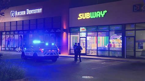 Subway, customers robbed at gunpoint on Chicago's Southwest Side