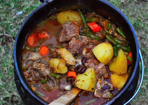 Succulent lamb potjie recipe - Aromatic and packed with