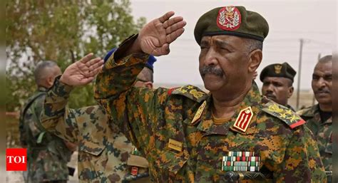 Sudan’s army chief travels to Qatar for talks with emir as conflict rages