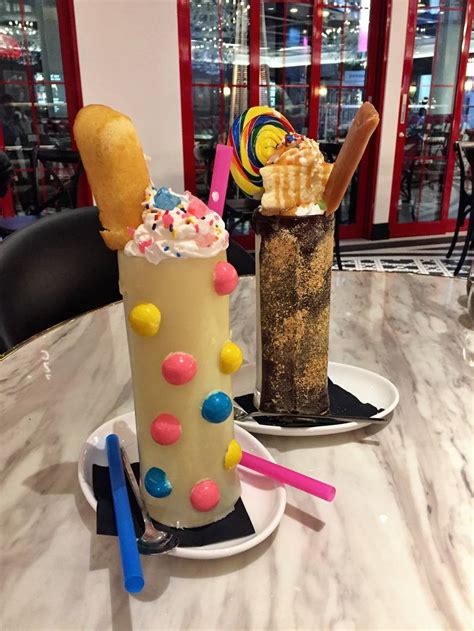 Sugar factory las vegas. Sugar Factory - Harmon is a family-friendly eatery and celebrity hotspot on the Las Vegas Strip, offering sweets, treats, and … 
