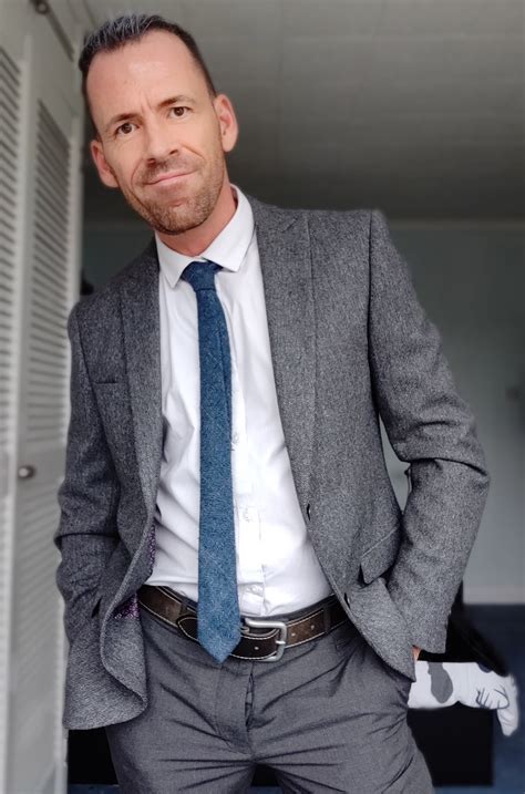 Suit Porn &ndash; Gay Male Tube