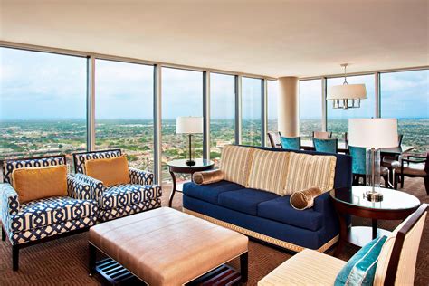 Suite hotels in new orleans. New Orleans cuisine is renowned for its unique blend of flavors and rich culinary history. From gumbo to jambalaya, the city’s food scene has become a cultural icon in its own righ... 