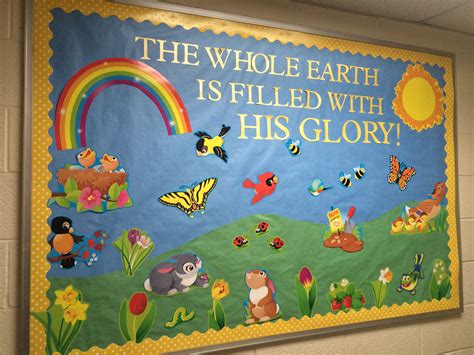For a refreshing take on a back-to-school bulletin board, leave it up