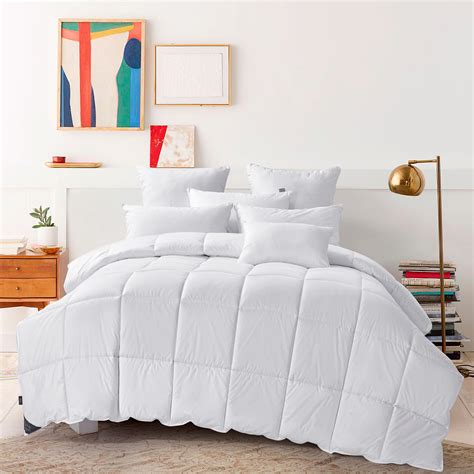 Summer comforter. Super lightweight and lightweight comforters are ideal for warmer seasons and climates, or for those who sleep hot. Silky bamboo comforters are breathable and soft to the touch. Medium warmth is our most popular weight and offers the right temperature for comfortable sleep, year-round. Our extra-warm comforters are a … 
