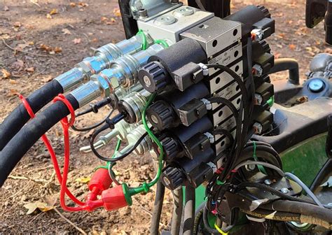 Summit Hydraulic Kit on a 1025R with Top-Link Install - John Deere ...