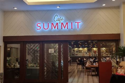 Summit cafe. View the Menu of The Summit Cafe in 719 11th St, Dewitt, IA. Share it with friends or find your next meal. A luxury, small-business coffee shop specializing in irresistible java, quality eats and more. 