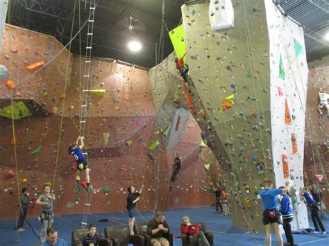 Summit rock climbing. One of the country's largest indoor rock climbing gyms, now open in Kennesaw, just northwest of Atlanta. Climbers of all skill levels are welcome - come get your … 