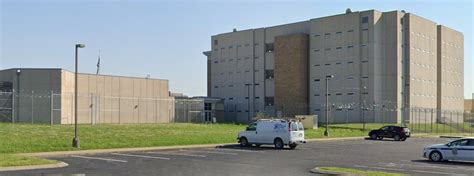 Sumner county jail recent bookings.  Sumner County Jail, a medium-security detention f...