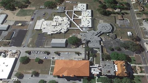 Other Jails & Prisons Nearby. Lake County Juvenile Detention Center Northwest 10th Street, Ocala, FL A hardware-secure facility in Ocala, Florida, providing detention services for youth committed by various circuit courts in Marion, Citrus, Hernando, Lake, and Sumter counties.