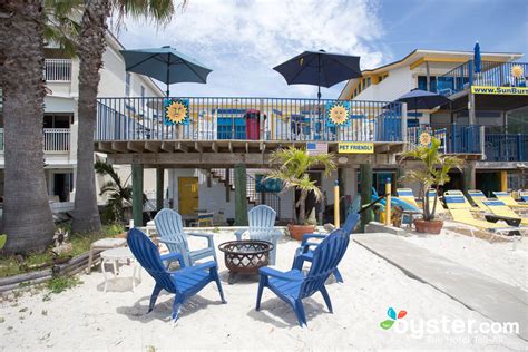 Sun burst inn. Property Location This beach motel is within close proximity of Boca Ciega Millennium Park and Tides Golf Club. When you stay at Sun Burst Inn in Indian Shores, you'll be on the beach and convenient to Smugglers Cove Adventure Golf and Suncoast Seabird Sanctuary. Rooms Make yourself at home in one of the 12 air-conditioned rooms featuring … 