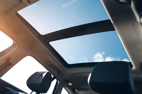 Sun moon roof installation. Step 1: Assess any roof-mounted accessories on your car. Accessories that are mounted to the roof will likely need to be relocated. If, for example, there is an antenna mounted on the roof above the driver and front … 