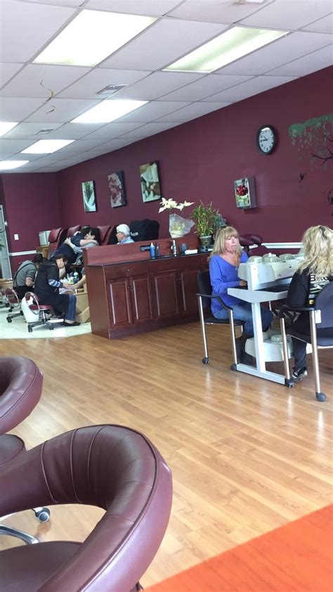 Sun nails lindenhurst. Nails & SPA. With many years' experience in the nail industry, we are proud to provide customers with the high-end services, indulgent your beauty from head to toe. Customers' satisfaction is always on top of our priorities. PEARL NAIL & SPA sets the highest standards in pedicures, manicures, products, sanitation and five-star client care. 