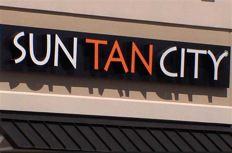 Sun Tan City makes indoor tanning near you both simple and easy. Enjoy the latest technology in spray tanning and tanning bed options with friendly, helpful Tanning Consultants at our 250+ salons around the country. Explore all our indoor tanning salon options, and get started on your gorgeous glow, today! Find a Location. View All Promos.