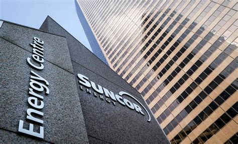 Suncor Energy’s adjusted earnings decline 34 per cent year-over-year