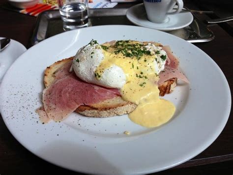 Sunday brunch - Review of Carluccio