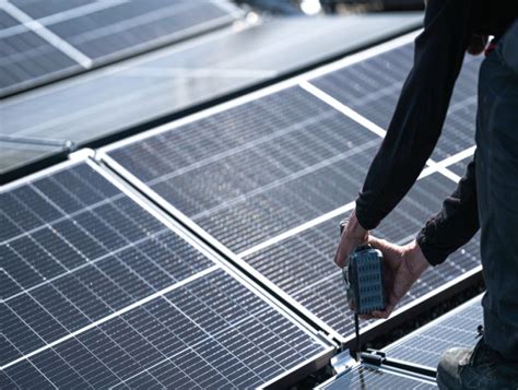 Sunpower news. The company sees second quarter revenue of $464 million versus the $483.76 million estimate. For the fiscal year 2023, SunPower estimated a net loss of between $70 million and $90 million. Shares ... 