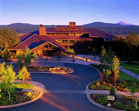 Sunriver lodge. RIVER LODGE. Sunriver Resort’s most intimate accommodations located just south of The Lodge and along the river. Each room features soaking tubs with bath salts, plush robes, unique amenities, a private deck, a welcoming fireplace and in close proximity to the hot tub. 