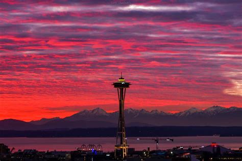 Sunset in seattle today. 2 days ago · 05:53. 20:19. 14:25. The sunrise and sunset times in Seattle (United States - Washington) for today and the current month. 