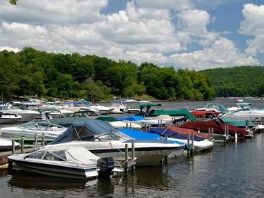 Defined by its rivers and lush forests, this region in southern West Virginia has some of the most spectacular outdoor recreation. ... Sunset Beach Marina at Cheat Lake Morgantown, WV (304) 594-0050 Read More. Tropics Restaurant and Bar Morgantown , WV (304) 291-5225 Read More.