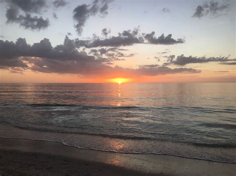 What time is sunset March 12 2010 in naples Florida? 6:36 p.m.Go to Wolfram Alpha and type in the question. It is a pretty amazing site.