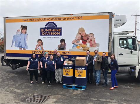Sunshine division. Nov 20, 2023 · PORTLAND, Ore. ( KOIN) — Starting Monday and going through Wednesday, the Sunshine Division is bringing a little light to families in need. The local charity will be delivering Thanksgiving food ... 