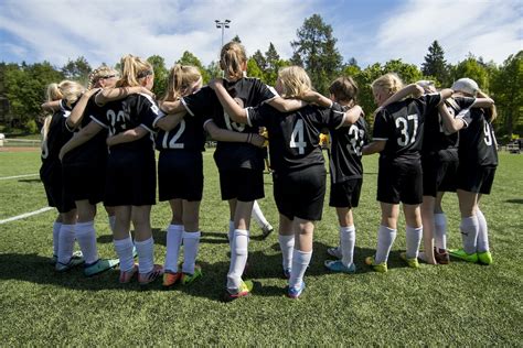 Suomalaisia jalkapallon ja futsalin pelaajia yli 150 000! - palloliitto.fi