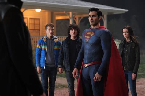 Superman and lois season 1. Superman and Lois S1, E10 - O Mother, Where Art Thou? Lana reaches out to Lois and Clark when Kyle starts behaving strangely; Jonathan opens up to Jordan; Sarah storms out after accusing her mom of always covering for her dad. Cast: Tyler Hoechlin, Elizabeth Tulloch, Jordan Elsass, Alex Garfin, Erik … 