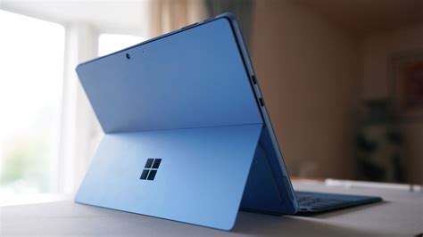 Surface pro 9 review. The iPad Pro 11-inch weighs 1.04 pounds and the 12.9-inch model is 1.51 pounds. Design-wise, the iPad Pro 2022 is very similar to the previous model. (Image credit: Apple) Both Surface Pro 9 ... 