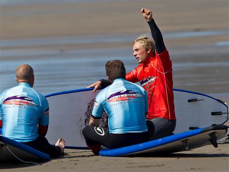 Surfing lessons in Bude, Cornwall - Learn to Surf - Surf Lesson