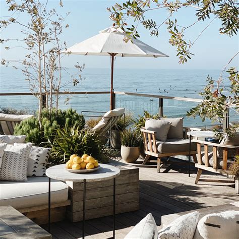 Surfrider malibu. The 20-room Surfrider Malibu is a modern California Beach House located directly across the street from the famous Surfrider Beach in Malibu, California. The former 1953 motel has been converted into a boutique hotel capturing the essence of California's beach life. 