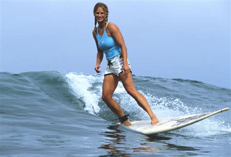 Surfs up the girls guide to surfing. - Yamaha pro mix 01 service handbuch.