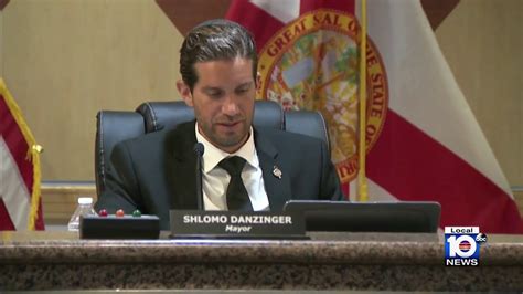 Surfside commissioners to vote on censuring mayor over alleged racist comment