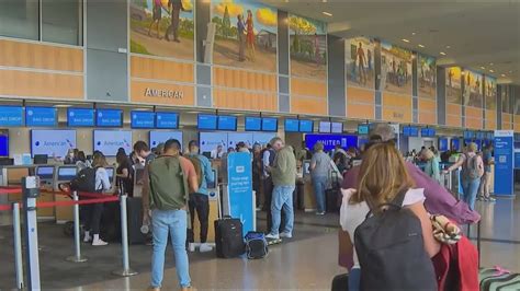 Survey reveals changes passengers want to see at Austin airport