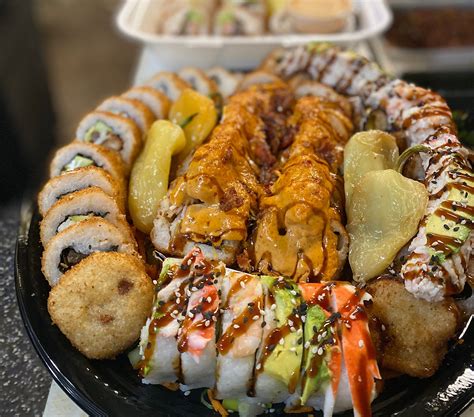 Sushi mocorito. Celebra Halloween en familia con su charola de rollos favorita ¡Los mejores rollos de Sushi Mocorito en un solo platillo! #sushilove #sushi #restaurant #seafood #mexicanrestaurante #halloween 