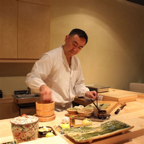 Sushi Yoshizumi - ミシュランガイド アメリカ合衆国 に掲載の 2023の 1つ星：高品質な料理 レストラン。ミシュ