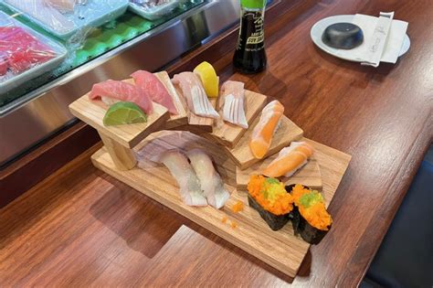 Sushi zoa. Makes sushi rice with perfect form and consistency; Manages storage of fruits, vegetables, and meat such as crab, eel, salmon, and tuna; Monitors inventory of supplies; Handles restocking of ingredients; Ensures adherence to highest quality food preparation and hygiene standards; Good with Customer … 