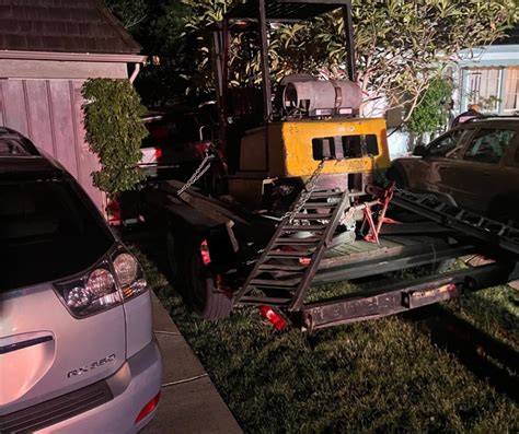 Suspect DUI driver crashes trailer attached to truck into Piedmont homes: police
