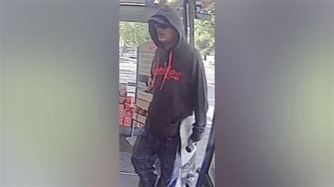 Suspect at large in attempted robbery at Palo Alto Walgreens